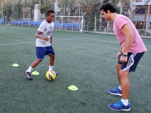 entrenando con el jugador ecuatoriano del Chelsea Josimar Quintero